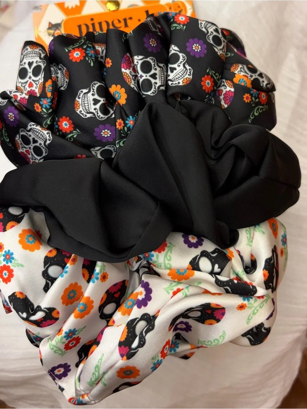 NWT ⚜️🖤⚜️ Piper K Sugar Skull Print Scrunchie Set of 3